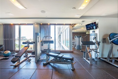 Condo in Miami, Florida, 2 bedrooms  № 2244890 - photo 27