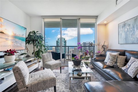 Condo in Miami, Florida, 2 bedrooms  № 2244890 - photo 9