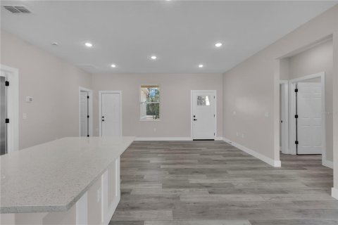 House in DeLand, Florida 3 bedrooms, 116.22 sq.m. № 1837692 - photo 4