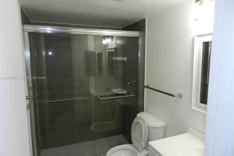 Condo in Lake Worth, Florida, 1 bedroom  № 2188890 - photo 15