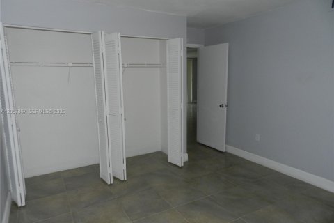 Condo in Lake Worth, Florida, 1 bedroom  № 2188890 - photo 17