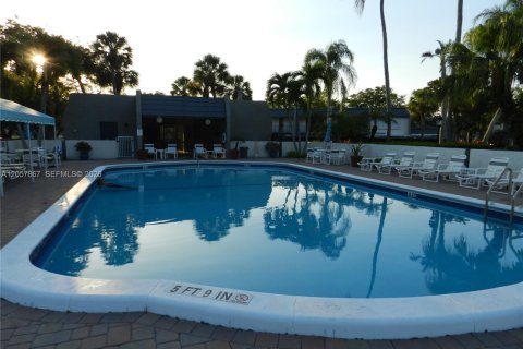 Condo in Lake Worth, Florida, 1 bedroom  № 2188890 - photo 9