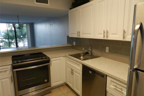 Condo in Lake Worth, Florida, 1 bedroom  № 2188890 - photo 13