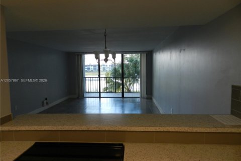 Condo in Lake Worth, Florida, 1 bedroom  № 2188890 - photo 22