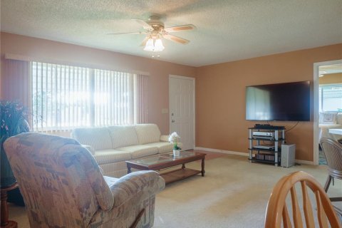 House in Summerfield, Florida 2 bedrooms, 115.94 sq.m. № 1279973 - photo 6
