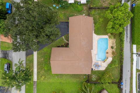 Casa en venta en Hollywood, Florida, 3 dormitorios, 160.16 m2 № 2382960 - foto 2