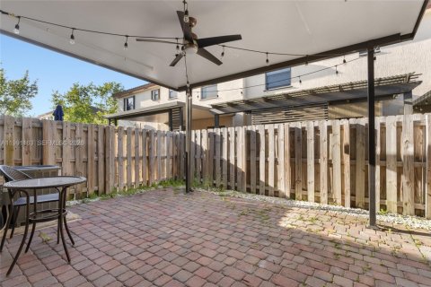 Купить виллу или дом в Хомстед, Флорида 3 спальни, 161.65м2, № 2052307 - фото 24