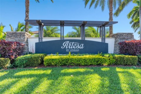 Купить виллу или дом в Хомстед, Флорида 3 спальни, 161.65м2, № 2052307 - фото 2