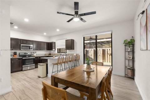 Купить виллу или дом в Хомстед, Флорида 3 спальни, 161.65м2, № 2052307 - фото 9