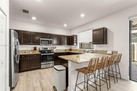 Купить виллу или дом в Хомстед, Флорида 3 спальни, 161.65м2, № 2052307 - фото 10