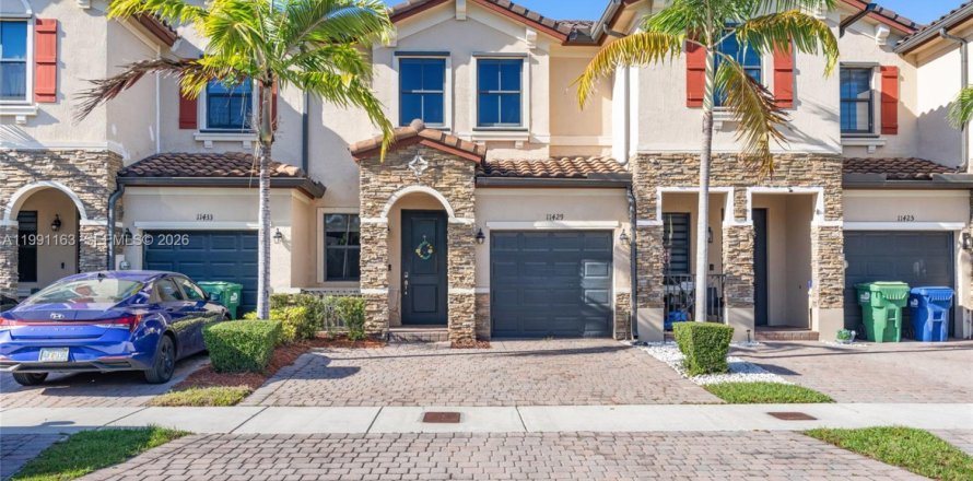 Дом в Хомстед, Флорида 3 спальни, 161.65м2 № 2052307