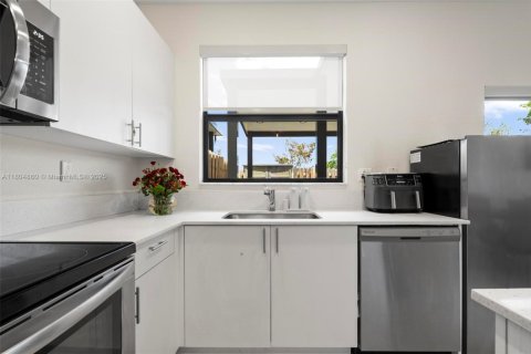 House in Homestead, Florida 3 bedrooms, 123.37 sq.m. № 1700993 - photo 14