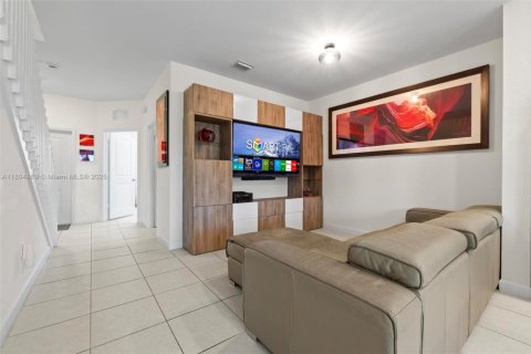 House in Homestead, Florida 3 bedrooms, 123.37 sq.m. № 1700993 - photo 8