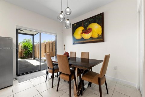 House in Homestead, Florida 3 bedrooms, 123.37 sq.m. № 1700993 - photo 15