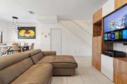 House in Homestead, Florida 3 bedrooms, 123.37 sq.m. № 1700993 - photo 9