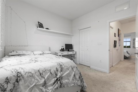 House in Homestead, Florida 3 bedrooms, 123.37 sq.m. № 1700993 - photo 27