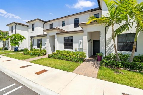 House in Homestead, Florida 3 bedrooms, 123.37 sq.m. № 1700993 - photo 2