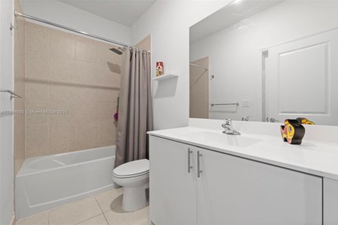 House in Homestead, Florida 3 bedrooms, 123.37 sq.m. № 1700993 - photo 6