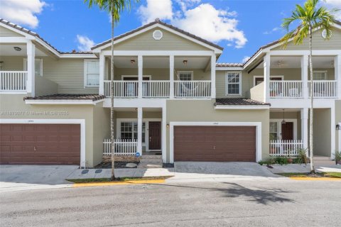 Adosado en Coral Springs, Florida 4 dormitorios, 200.85 m2 № 1897033