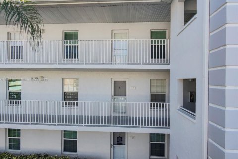 Copropriété à vendre à Naples, Floride: 2 chambres, 110.83 m2 № 2088502 - photo 24