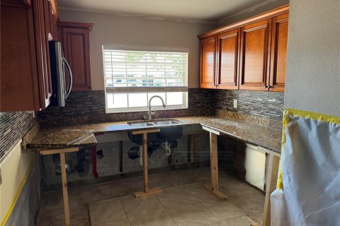 House in Tampa, Florida 3 bedrooms, 150.5 sq.m. № 1687804 - photo 7
