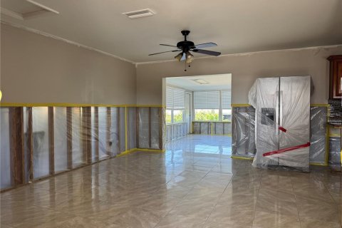 House in Tampa, Florida 3 bedrooms, 150.5 sq.m. № 1687804 - photo 3