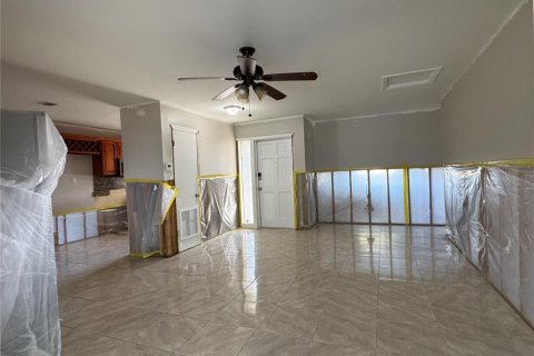 House in Tampa, Florida 3 bedrooms, 150.5 sq.m. № 1687804 - photo 4