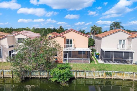 House in Dania Beach, Florida 3 bedrooms, 128.95 sq.m. № 2028772 - photo 26