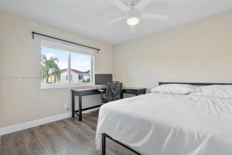 House in Dania Beach, Florida 3 bedrooms, 128.95 sq.m. № 2028772 - photo 20