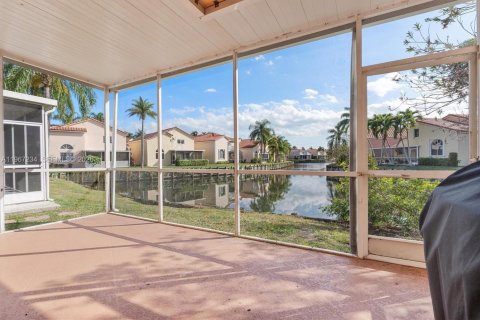 House in Dania Beach, Florida 3 bedrooms, 128.95 sq.m. № 2028772 - photo 21