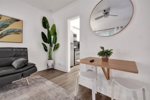 Immobilier commercial à vendre à Fort Lauderdale, Floride: 235.69 m2 № 2418235 - photo 15
