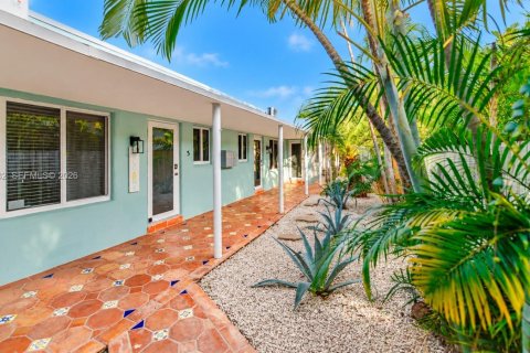 Immobilier commercial à Fort Lauderdale, Floride 235.69 m2 № 2418235