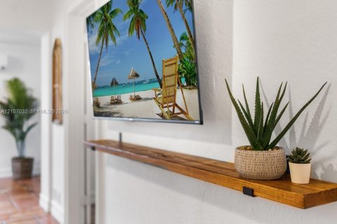 Immobilier commercial à vendre à Fort Lauderdale, Floride: 235.69 m2 № 2418235 - photo 28