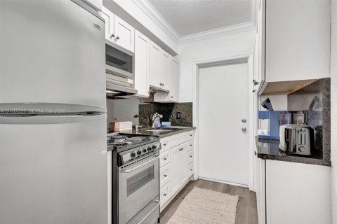 Immobilier commercial à vendre à Fort Lauderdale, Floride: 235.69 m2 № 2418235 - photo 6