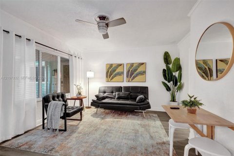 Immobilier commercial à vendre à Fort Lauderdale, Floride: 235.69 m2 № 2418235 - photo 3