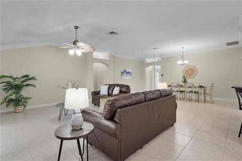 Casa en venta en The Villages, Florida, 3 dormitorios, 239.5 m2 № 1819223 - foto 19