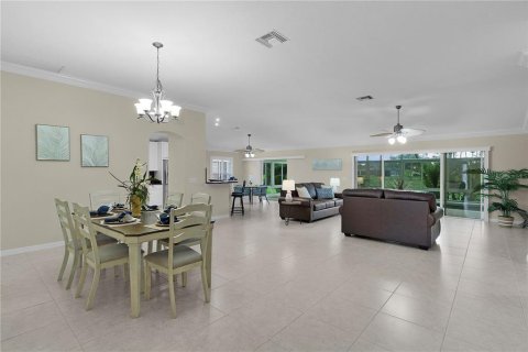 Casa en venta en The Villages, Florida, 3 dormitorios, 239.5 m2 № 1819223 - foto 13