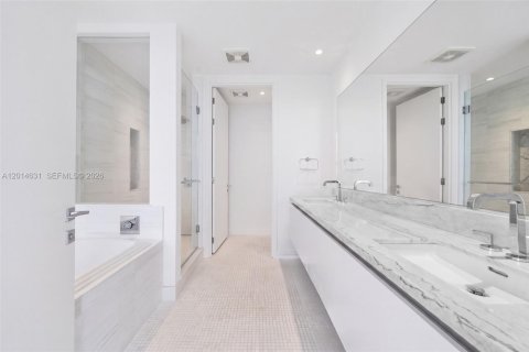 Copropriété à vendre à Miami, Floride: 2 chambres, 160.91 m2 № 2185867 - photo 16