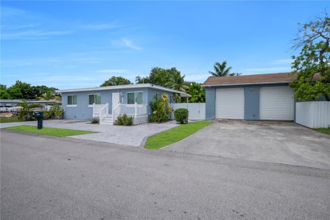Casa en venta en Miramar, Florida, 4 dormitorios, 92.9 m2 № 1849011 - foto 2