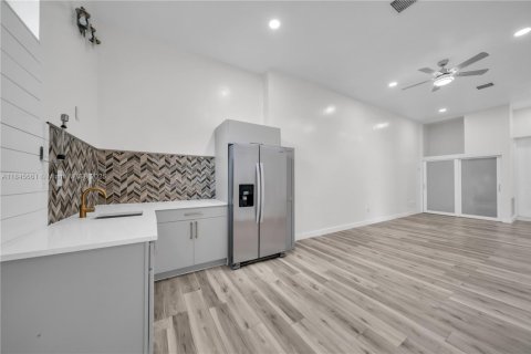 Casa en venta en Miramar, Florida, 4 dormitorios, 92.9 m2 № 1849011 - foto 18