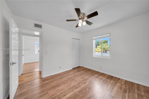 Casa en venta en Miramar, Florida, 4 dormitorios, 92.9 m2 № 1849011 - foto 11
