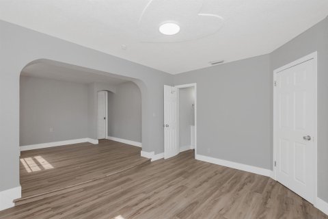 Casa en venta en North Lauderdale, Florida, 6 dormitorios, 228.35 m2 № 2343208 - foto 28