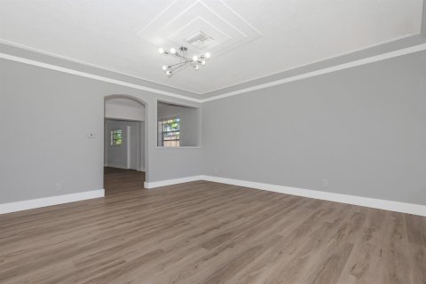 Casa en venta en North Lauderdale, Florida, 6 dormitorios, 228.35 m2 № 2343208 - foto 3