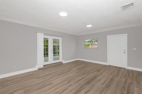 Casa en venta en North Lauderdale, Florida, 6 dormitorios, 228.35 m2 № 2343208 - foto 13