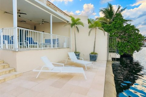 Купить таунхаус в Майами-Лейкс, Флорида 3 спальни, 162.21м2, № 2022050 - фото 4