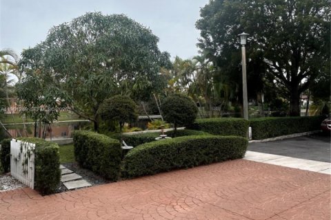 Купить таунхаус в Майами-Лейкс, Флорида 3 спальни, 162.21м2, № 2022050 - фото 2