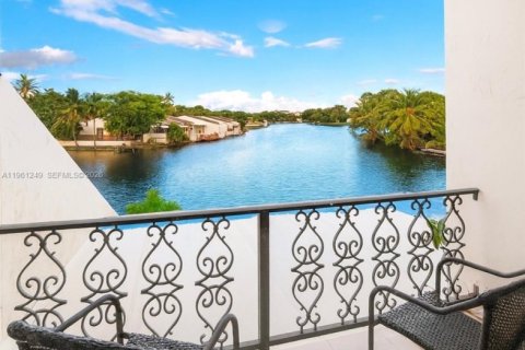 Купить таунхаус в Майами-Лейкс, Флорида 3 спальни, 162.21м2, № 2022050 - фото 9