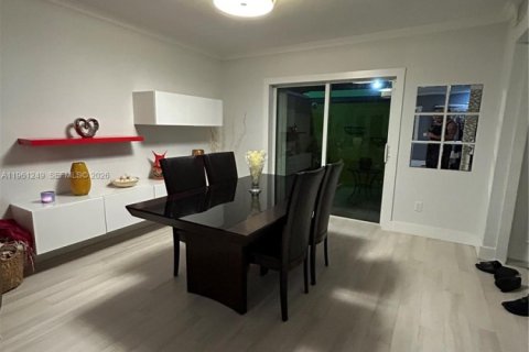 Купить таунхаус в Майами-Лейкс, Флорида 3 спальни, 162.21м2, № 2022050 - фото 6