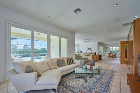 House in St. Lucie, Florida 4 bedrooms, 357.86 sq.m. № 2389926 - photo 3