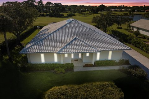 House in St. Lucie, Florida 4 bedrooms, 357.86 sq.m. № 2389926
